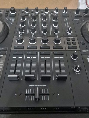 Native Instruments Traktor Kontrol S4 MK3 σαν καινούργιο