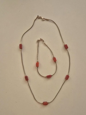 Silver 925 jewelry set with coral bracelet 19cm and necklace 42cm like new
