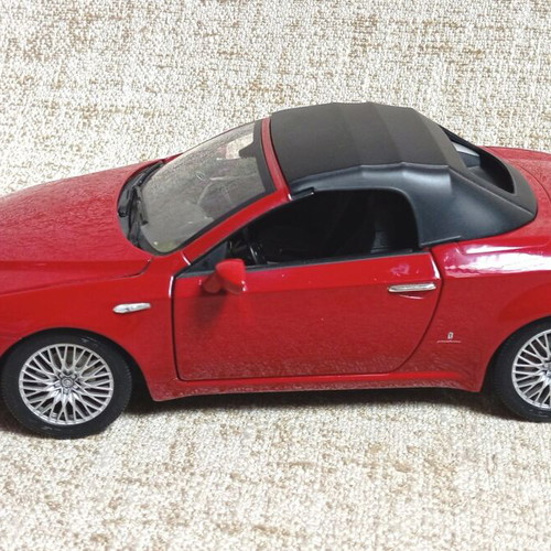 Alfa Romeo Spider NOREV 1/18 model car like new without box