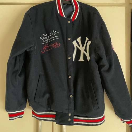 New York Yankees Double Faced Jacket size L like new, blue and red