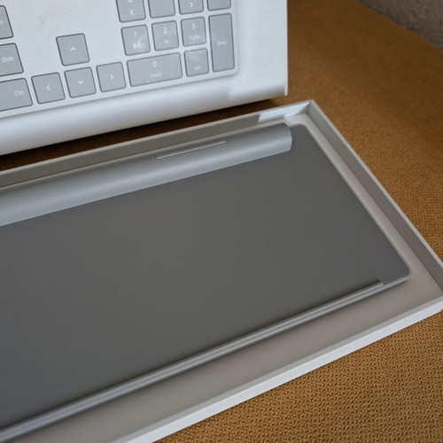 Microsoft Surface UK Key Layout Wireless Keyboard like new, silver