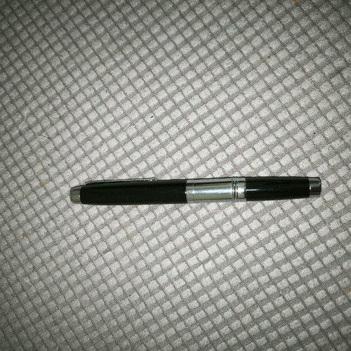 Writing pens new, pack of 9 pieces