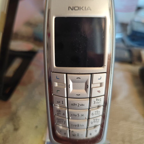 Nokia 3120 phone like new with charger and new battery