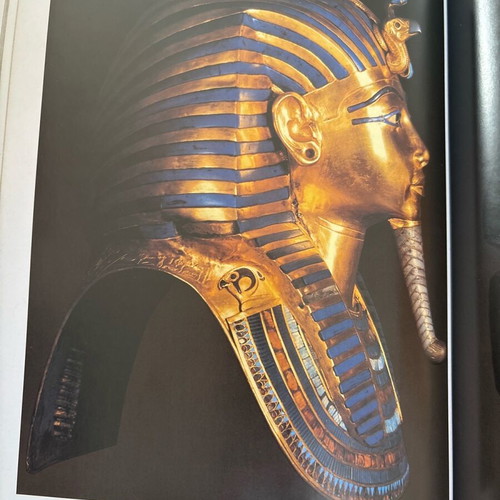 Egyptian Museum book like new