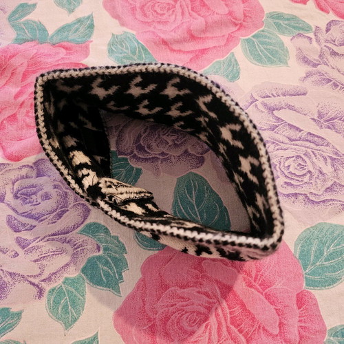 Knitted headband like new, pied-de-poule pattern, 100% viscose