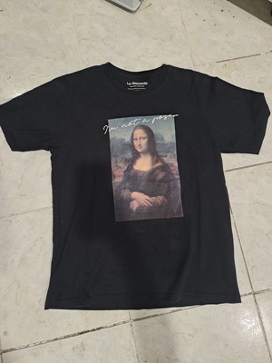 La Gioconda T-shirt size Large like new, black, Pull & Bear