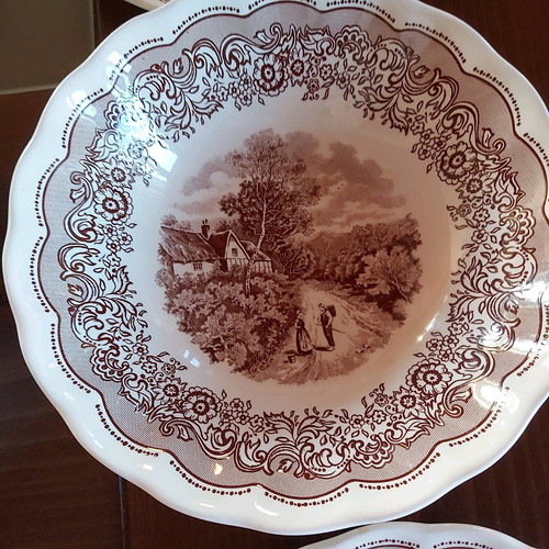 Swiss Landscape plates set with country cottage motif, new