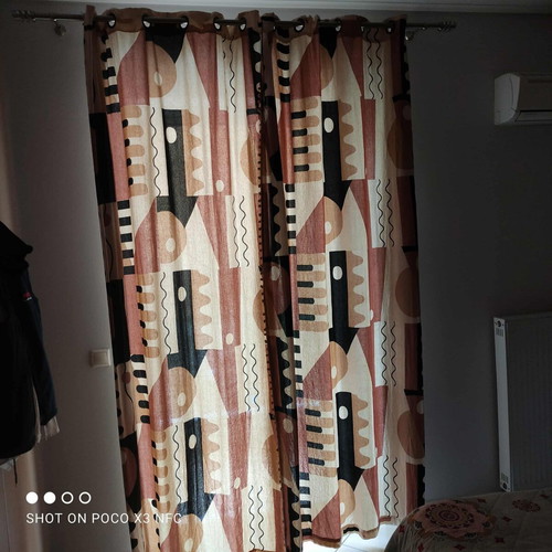 Curtains with grommets like new, two panels 1.40x2.60m each, medium shading