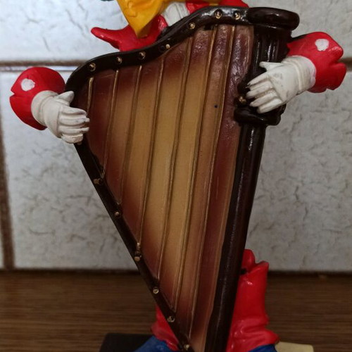 Musical clown in excellent condition