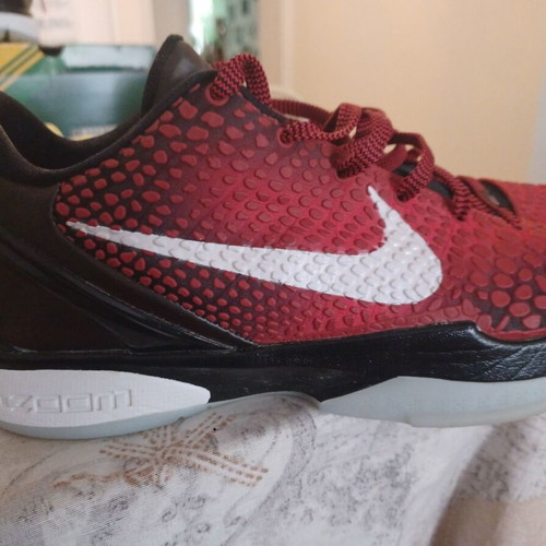 Nike Kobe Bryant basketball shoes like new, black and red, size 47.5