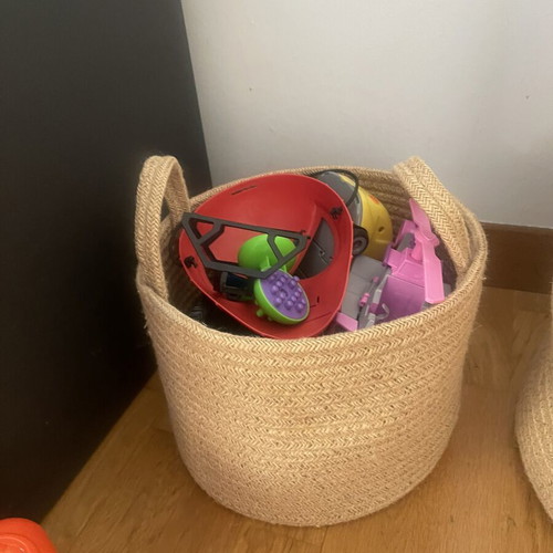 Seagrass baskets like new, set of 2