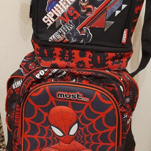 Spiderman school bag with wheels and lunch bag like new