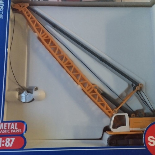 HO scale trucks and heavy vehicles, set of 4