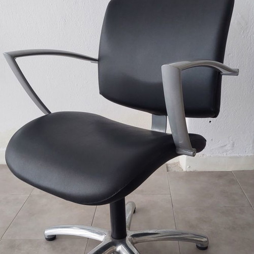 AGV Riviera salon chair new
