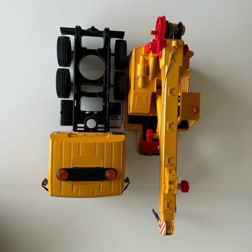 Man TC-4500 Bruder crane used with 360° rotation