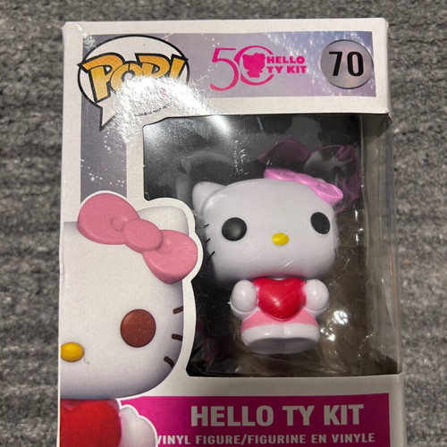 Funko Pop! Hello Kitty with heart new