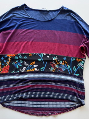 Desigual Μπλούζα Medium – Πολύχρωμη & Άνετη