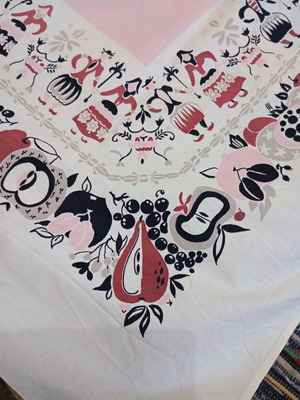 Tablecloth vintage, like new