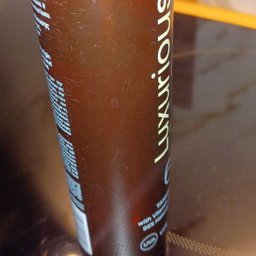 Luxurious Suncare SPF 6 oil and stick