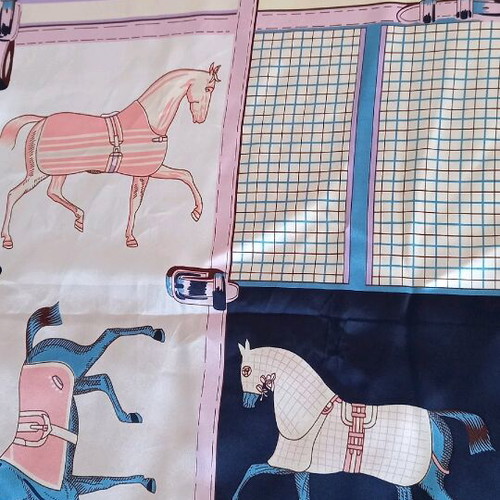 Women's scarf like new, pink multicolor 90×90