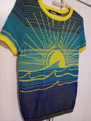 Desigual knitted short-sleeve blouse Small 36 like new, blue and yellow
