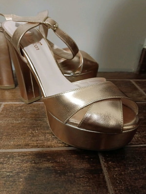 Fashion Icon high-heeled sandals bronze like new, size 40
