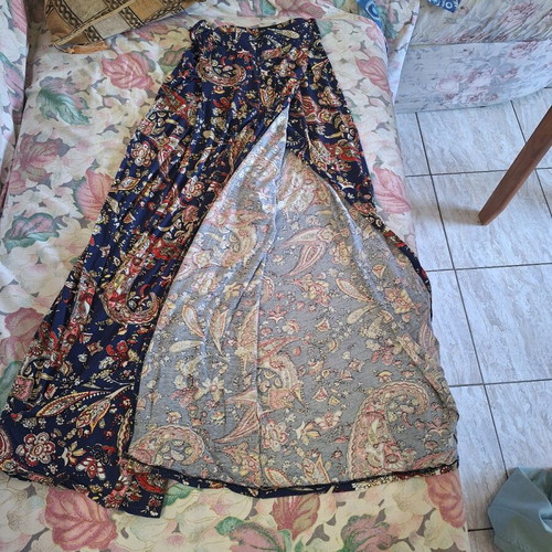 Pants with side opening, design and elastic waistband, size small-medium, like new