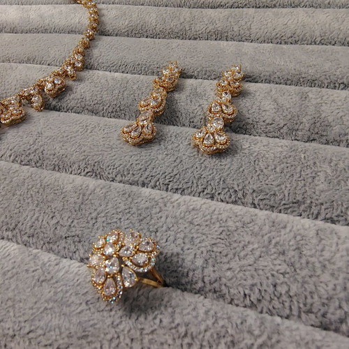 Luxury 4-piece gold-plated jewelry set with zircon stones