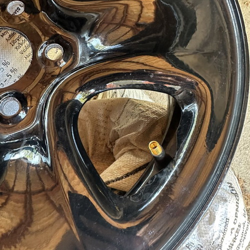 Suzuki Vitara rim like new