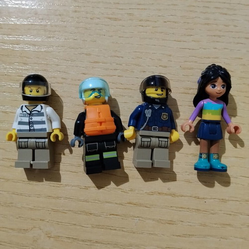 Lego 4-figure set