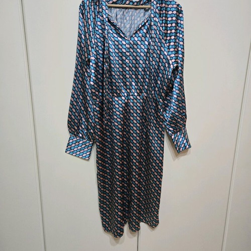 Satin midi dress new with colorful pattern size large