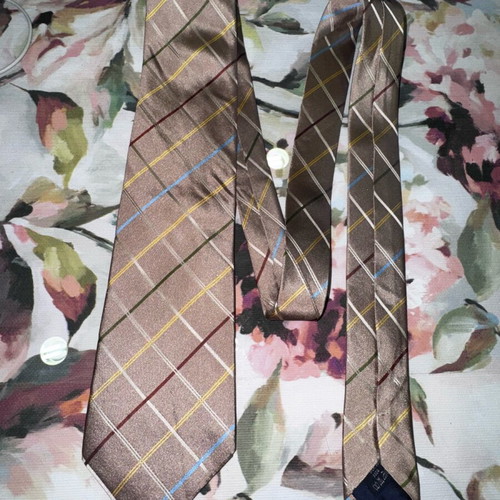 Tie in excellent condition