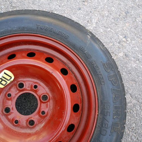 Car tire Pirelli 135/80/13