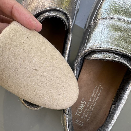 TOMS Metallic Leather Slip-On Sneakers like new, size 38, silver