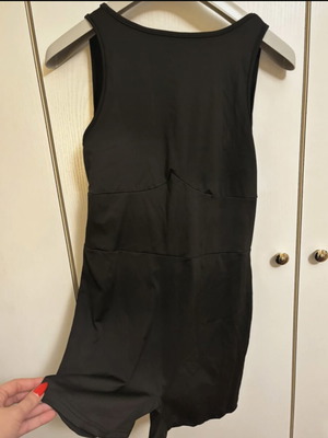 One-piece gym shorts like new, size XL