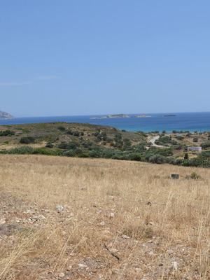 Οικόπεδο 6.400 τ.μ. στην Κίμωλο με θέα θάλασσα, οικοδομήσιμο