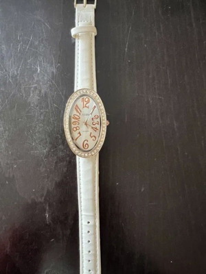 Feida ladies wristwatch used, needs battery replacement