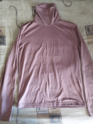 Lilac turtleneck top like new, size S