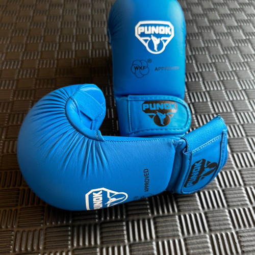 Karate protective gloves Punok medium like new, blue