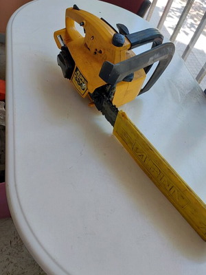 Chainsaw used, good condition, needs maintenance