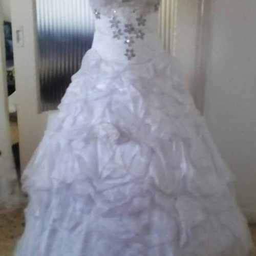 Wedding dresses used in excellent condition, sizes from small to xlarge, white
