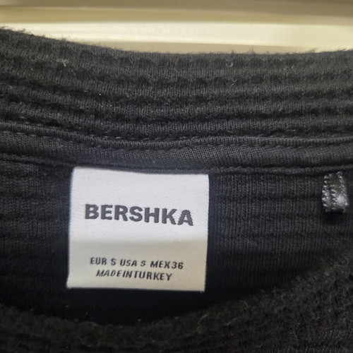 T-shirt Bershka men's size S black like new