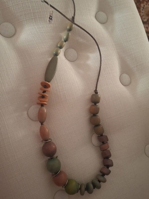 Necklace with wooden stones new in earthy colors