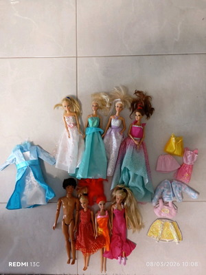Dolls like new in good condition