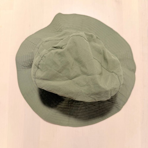 Khaki beach hat Small new with case