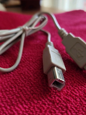 USB A to USB B cable like new, 1.2m length, ideal for printers