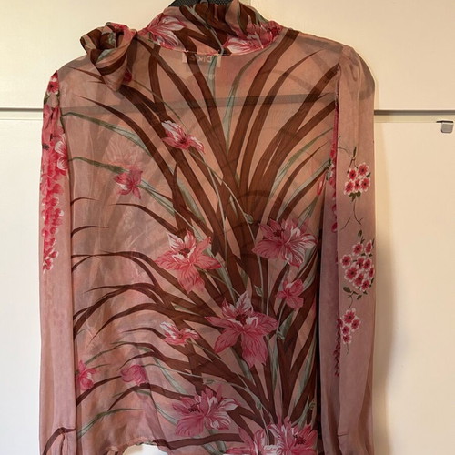 Dixie printed long-sleeve shirt like new with beige top