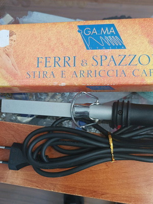 Ga.ma Italian triangular hair curling iron new for curls