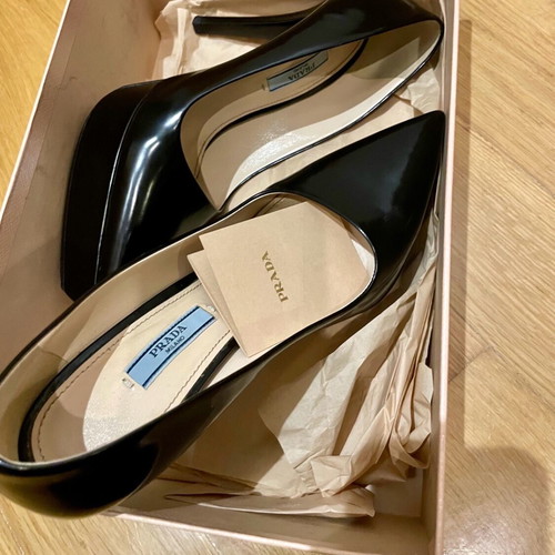 Prada black leather high platform pumps like new