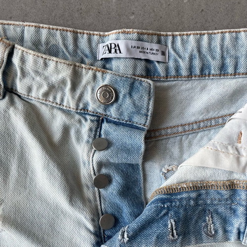 Zara women's denim shorts like new, distressed, size 38